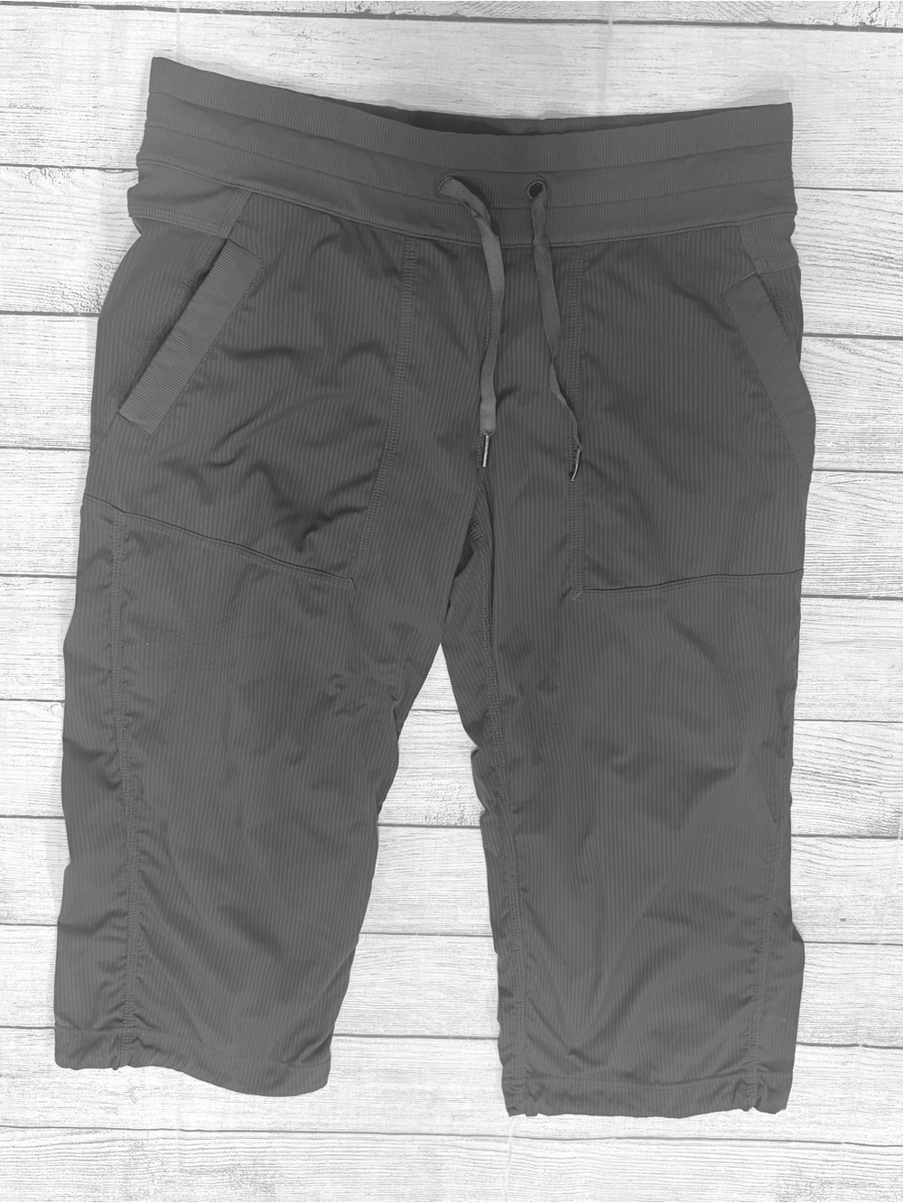 LULULEMON Grey Dance Studio Cropped Pants Size 6